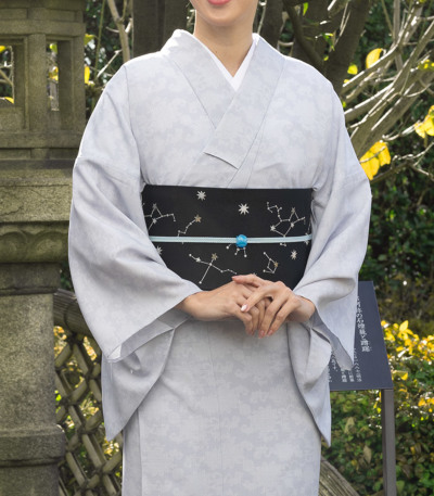 お仕立付き・単衣】東レセオα ジャパンモード小紋（華唐草：シルバー