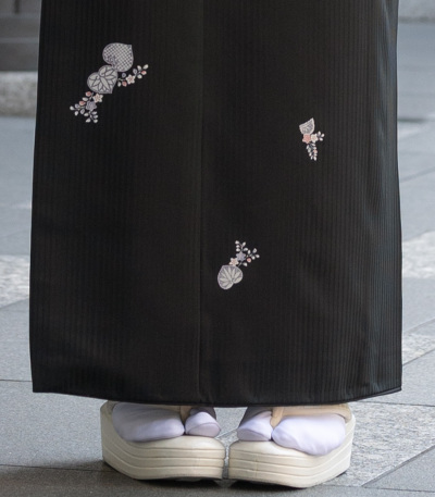 お仕立付き・袷】都粋オリジナル東レシルジェリーおめかし小紋（葵：黒