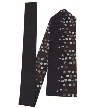 未使用】西陣織 名古屋帯 ブラック ネコと小花柄 仕立済 お仕立済み】西陣織名古屋帯（アラベスク：黒） 正絹名古屋帯