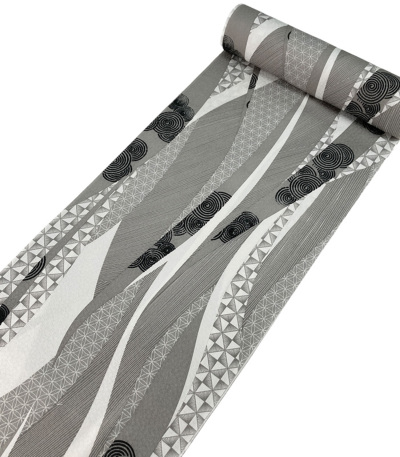 7％OFF】【お仕立付き・袷】美術サロン 東レシルック小紋（よろけ縞