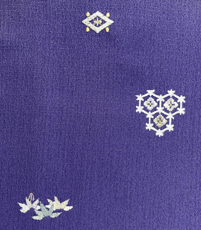 お仕立済み・袷】東レシルジェリー 刺繍小紋（宝尽くし：菫色