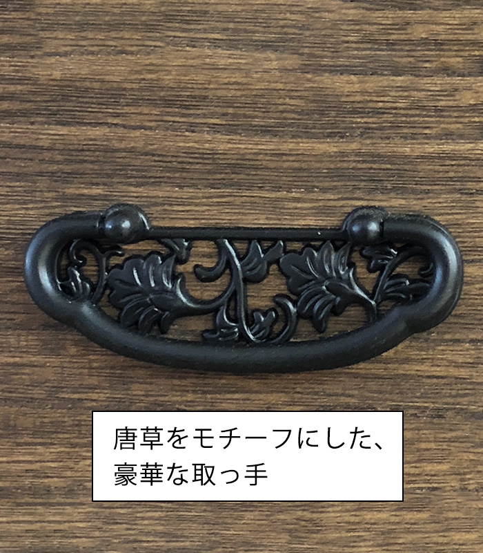 �\�y